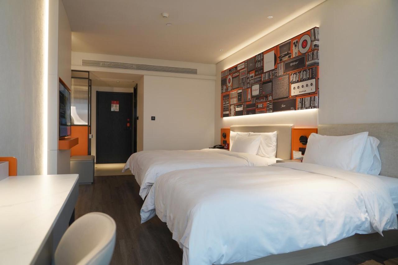 Ibis Styles Hotel - 260M From Guangji Street Subway Station Сіань Екстер'єр фото