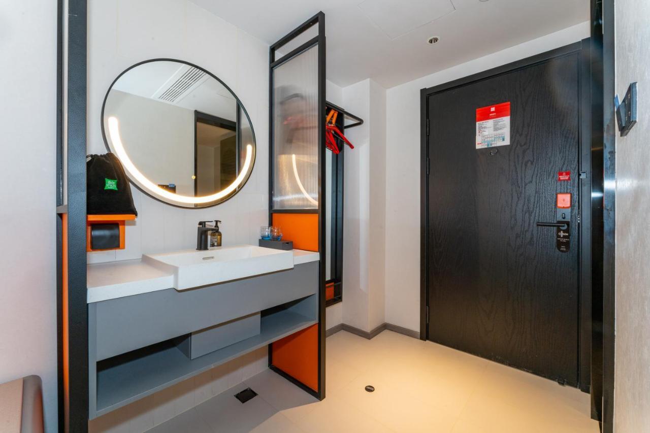 Ibis Styles Hotel - 260M From Guangji Street Subway Station Сіань Екстер'єр фото