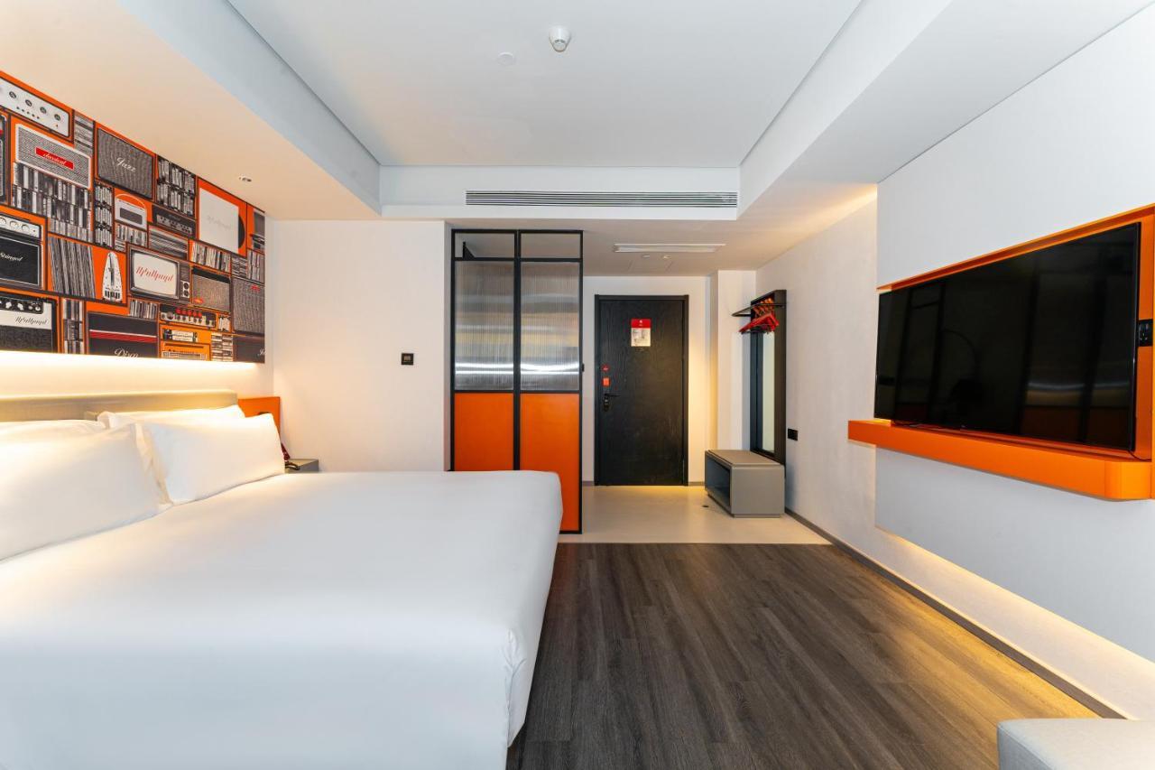 Ibis Styles Hotel - 260M From Guangji Street Subway Station Сіань Екстер'єр фото