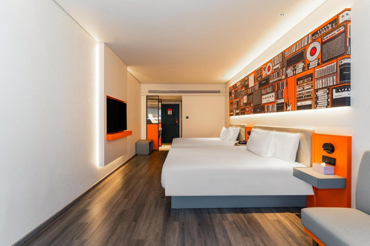 Ibis Styles Hotel - 260M From Guangji Street Subway Station Сіань Екстер'єр фото